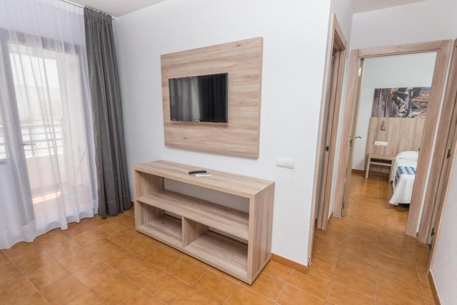 Apartments Niko Santa Eularia des Riu Bagian luar foto