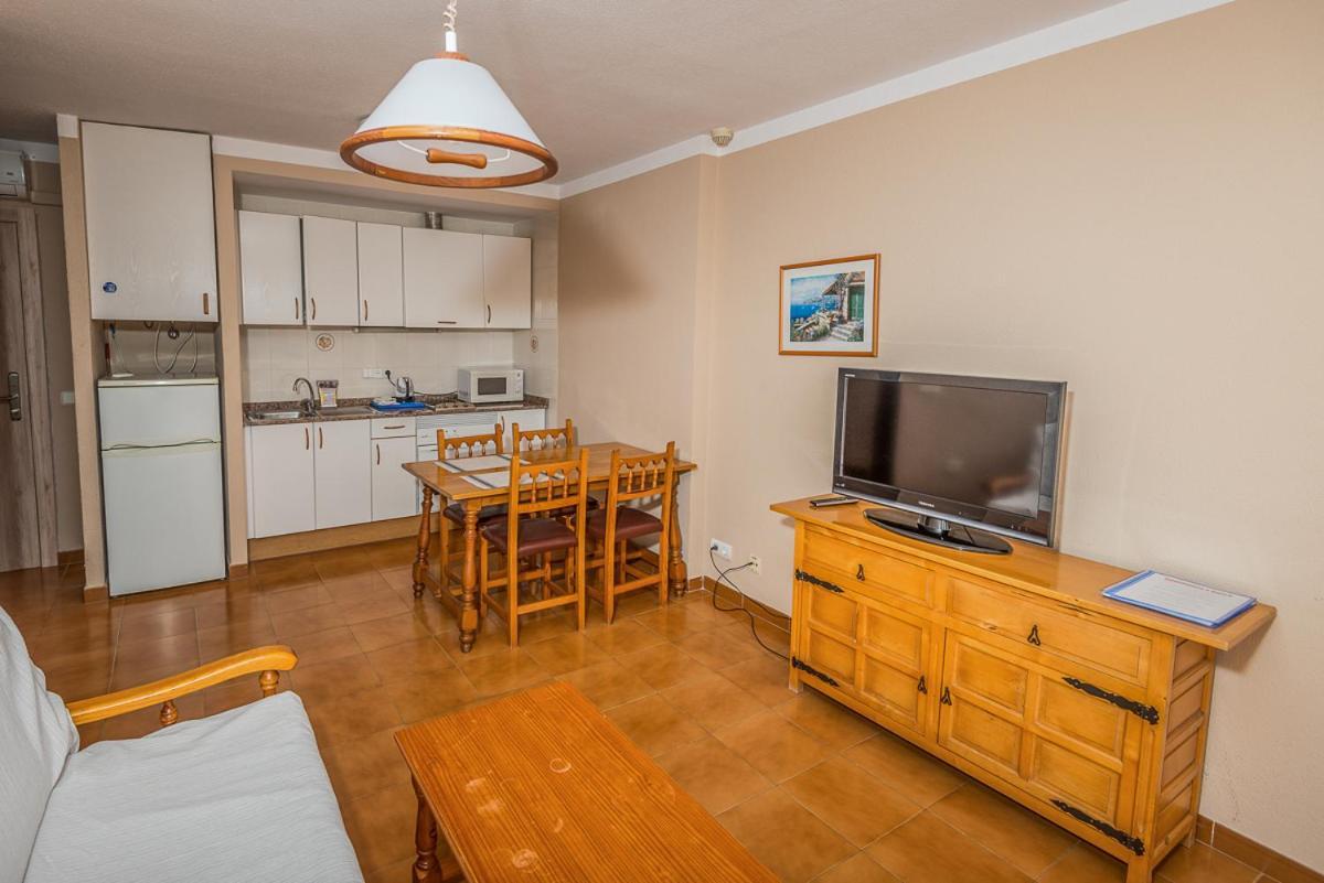 Apartments Niko Santa Eularia des Riu Bagian luar foto